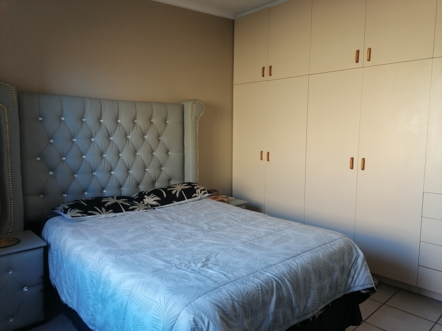 3 Bedroom Property for Sale in Wavecrest Eastern Cape
